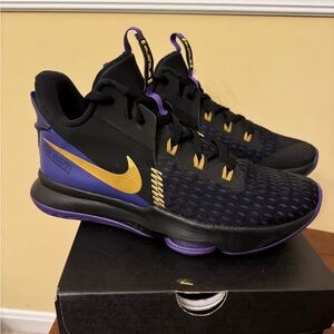 Nike Lebron Witness V Men's Size 10.5 Black/Metallic Gold/Fierce Purple